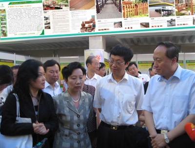 省委常委、市委书记朱善璐大力支持南京聚锋塑木产业发展